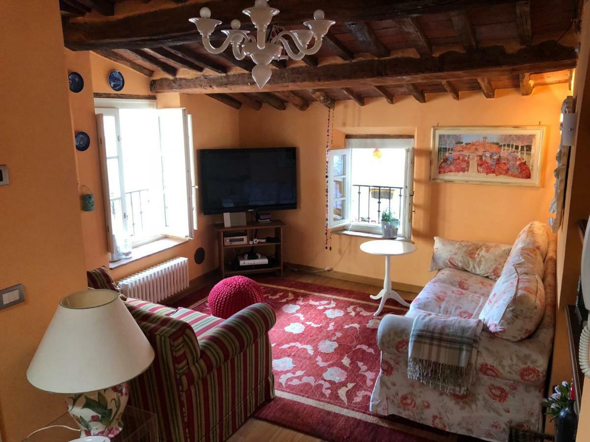 Storico Loft Nel Cuore Di Лука Екстериор снимка