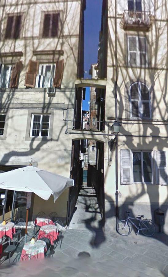Storico Loft Nel Cuore Di Лука Екстериор снимка